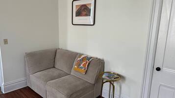 Una Smart TV, libros