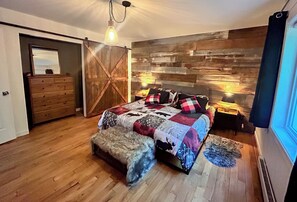 3 bedrooms, bed sheets