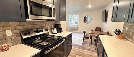 Micro-ondes, four, plaque de cuisson, lave-vaisselle
