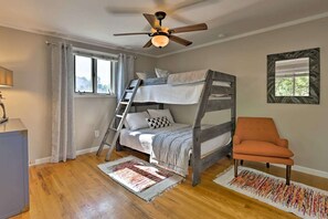 3 bedrooms, desk, free WiFi, bed sheets