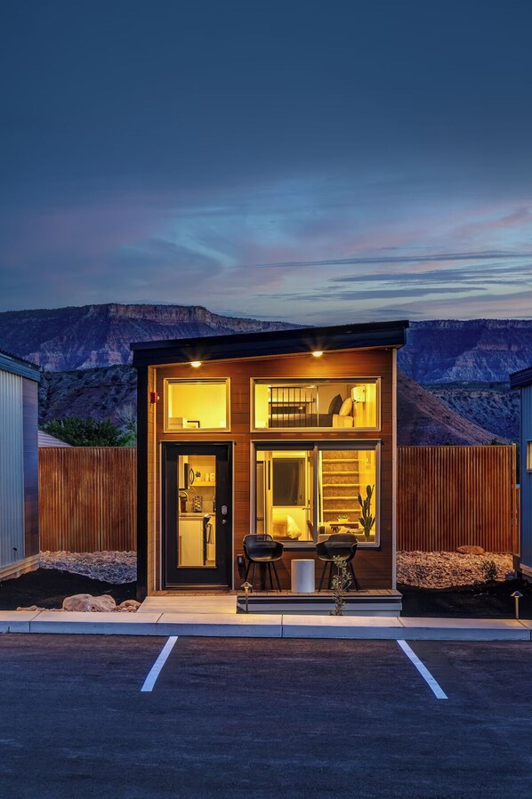 Exterior - Zion Retreat: Brand New Tiny Home w/ King Bed, Full Kitchen & Kids Loft #19 (Virgin)