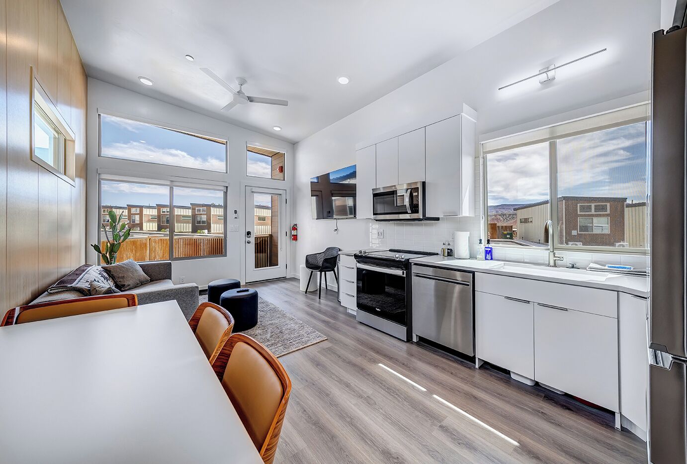 Refrigerador, microondas, horno, placa de cocina