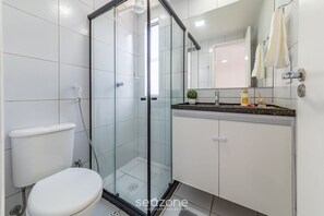 Basic Apartment | Bathroom