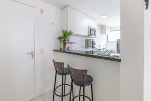 基础公寓 | 起居区