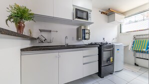 Apartemen Basic | Dapur pribadi | Peralatan masak/sendok-piring