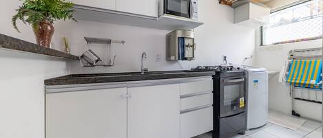 Basic Apartment | Private kitchen