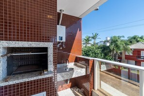 Basic Apartment | Lanai