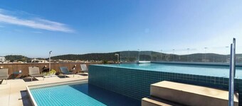 Stay With Pool and Sauna Just Steps From the Beach in Cabo Frio - HSC
