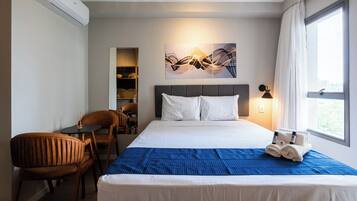 Laptop workspace, free WiFi