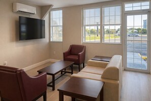 Lobby lounge - Motel 6 – Lake City, Fl – Medical Center (Lake City)