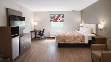 1 King Bed | Smoking | Free WiFi, bed sheets