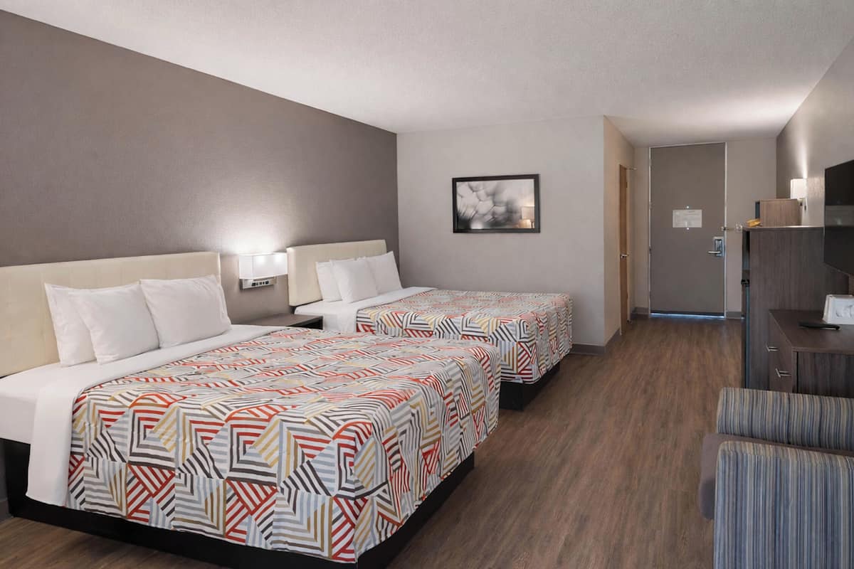 WiFi (free), bed sheets