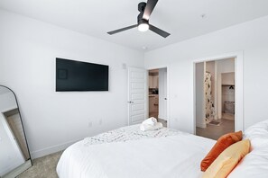 Bügeleisen/Bügelbrett, kostenloses WLAN, Bettwäsche