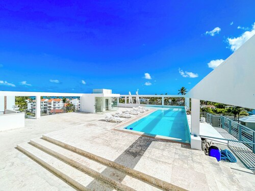 STUDIOS and SUITES Ducassi ROOFTOP POOL 
