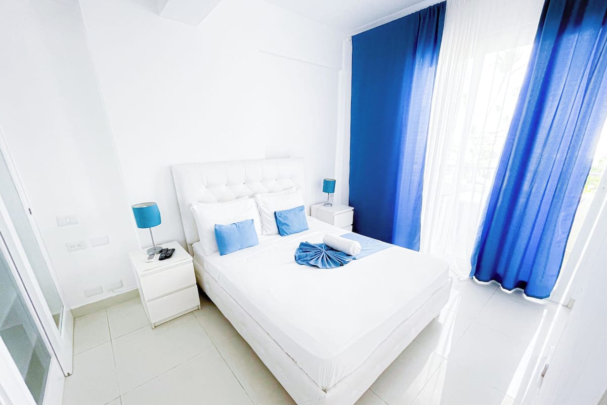 Suite estudio Deluxe, vistas a la ciudad | Tabla de planchar con plancha y wifi gratis