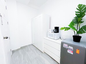 Premium-Studio, Stadtblick | Eigene Küche | Kühlschrank, Mikrowelle, Herdplatte, Wasserkocher mit Kaffee-/Teezubehör
