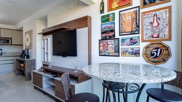 Basic Apartment | Dining