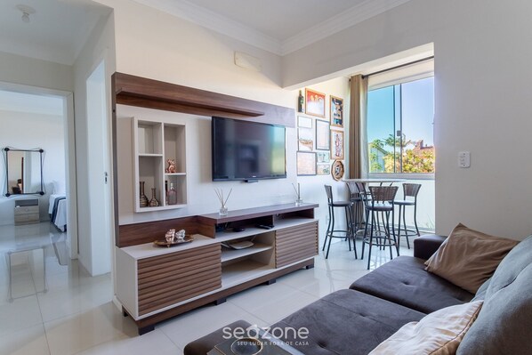 Basic Apartment | Living area
