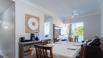 Basic Apartment | Interior
