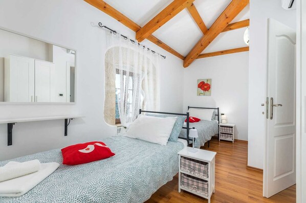 4 habitaciones, wifi gratis y ropa de cama