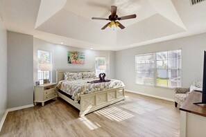 3 bedrooms, iron/ironing board, internet, bed sheets