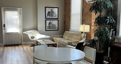 Hip 1-bedroom corporate apt located in Historic Downtown Tennille, GA with AC