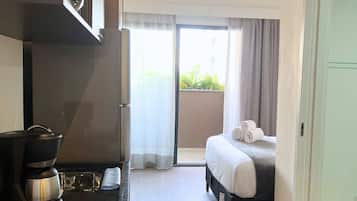 Hypo-allergenic bedding, free WiFi