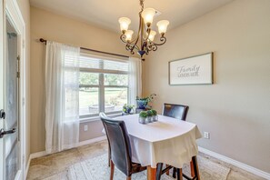 Dining - Trail Access + Patio: Peaceful Tulsa Area Retreat (Claremore)