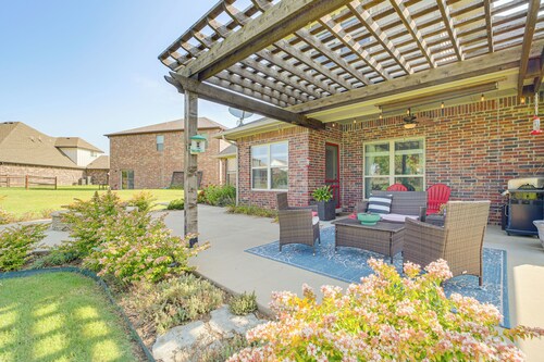 Trail Access + Patio: Peaceful Tulsa Area Retreat
