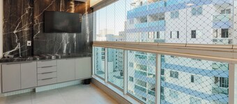 Ocean View Apt Just 110m From the Beach - Evo0801