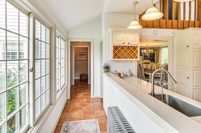 1 Mi to Vineyard: Serene Berkshires Country Escape