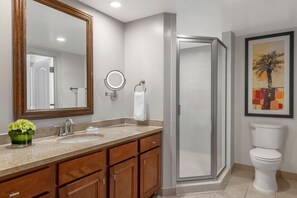Shower, jetted tub, hair dryer, towels - Beautiful Aruba, Marriott's Most Popular Time Share Destination for Owners (Noord)