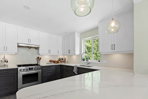 Pet Friendly Family Home in Shawnigan Lake