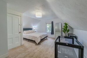 4 bedrooms, internet, bed sheets