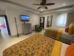 3 bedrooms, iron/ironing board, WiFi, bed sheets