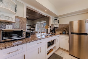 Private kitchen - Atlantic ave Beach Condo Getaway! (Delray Beach)