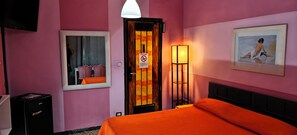 1 bedroom, desk, WiFi, bed sheets