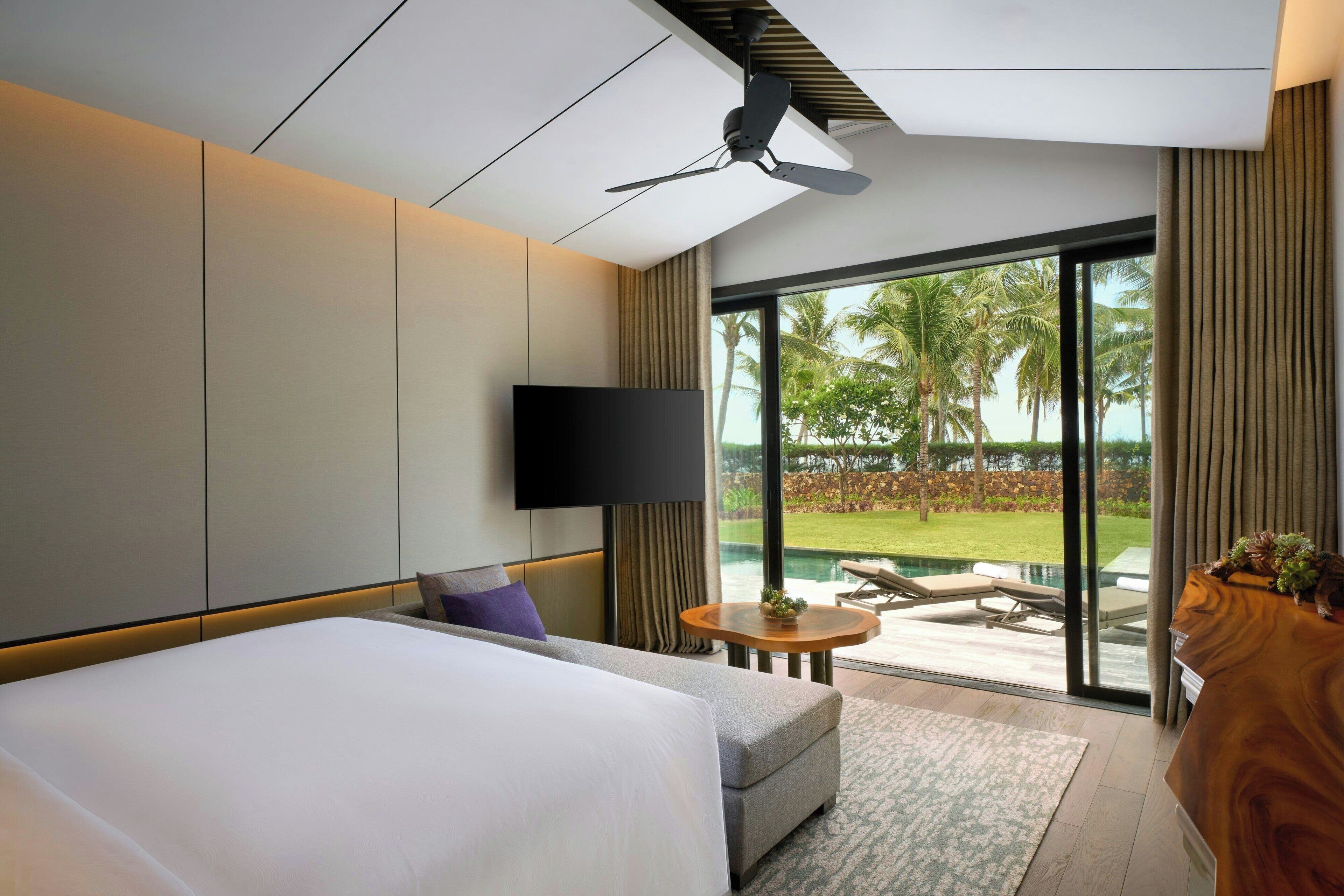 Minibar, in-room safe, individually decorated, individually furnished