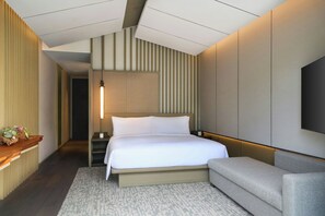 Triple Room, 3 Bedrooms, Non Smoking, Private Pool (Oceanfront) | Minibar, in-room safe, individually decorated, individually furnished - JW Marriott Cam Ranh Bay Resort & Spa (Cam Lam)