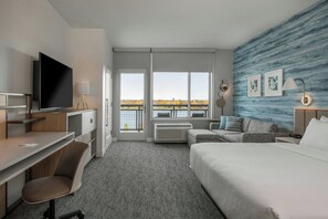 スタジオ キングベッド 1 台ソファーベッド付き バルコニー リバービュー | WiFi (無料)