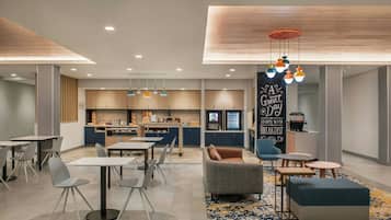 TĂ€gliches inbegriffenes kontinentales FrĂŒhstĂŒck