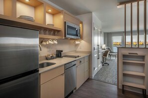 스튜디오, 퀸사이즈침대 2개, 발코니, 강 전망 | 전용 주방