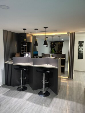 ฝ่ายต้อนรับ