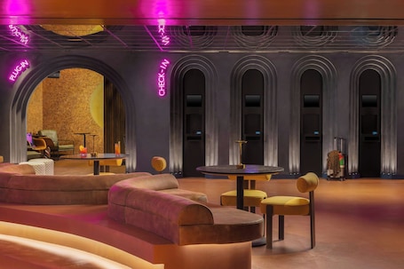 Lounge. Moxy London Piccadilly Circus