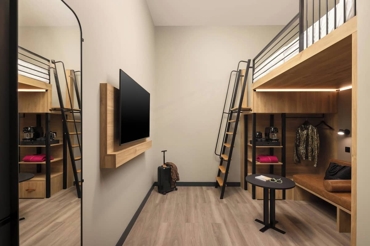 Chambre, 1 lit double, non-fumeurs | Literie hypoallergénique, coffres-forts dans les chambres