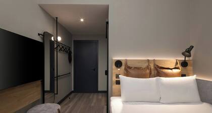 Moxy London Piccadilly Circus