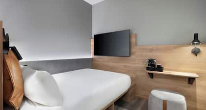 Moxy London Piccadilly Circus