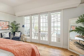 4 Schlafzimmer, Schreibtisch, Bügeleisen/Bügelbrett, kostenloses WLAN