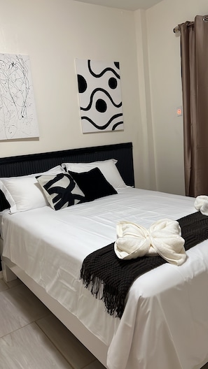 Iron/ironing board, WiFi, bed sheets
