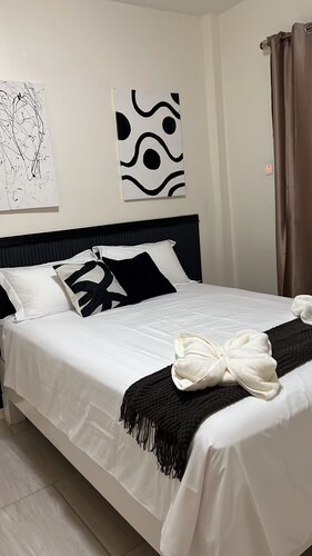 Perfect 2-bedroom apartment with AC near Cricket Stadium